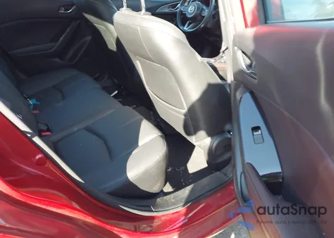 2018 Mazda Mazda3 Touring из США, поврежденный, VIN 3MZBN1V32JM187045